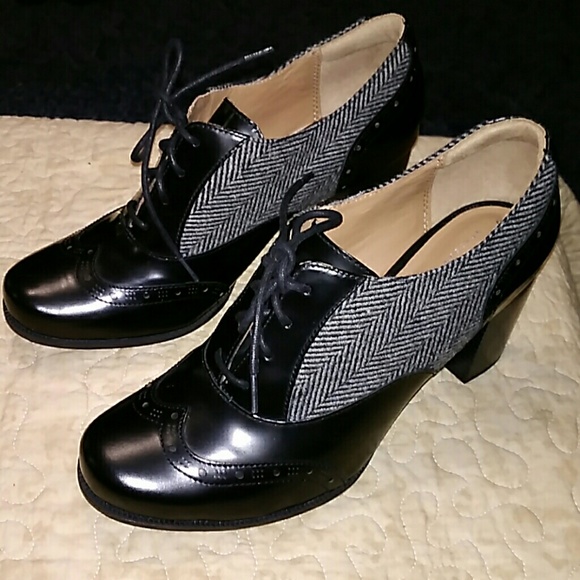 Clarks Shoes - Clarks artisan Ciera Brine grey Heels 10 M New!